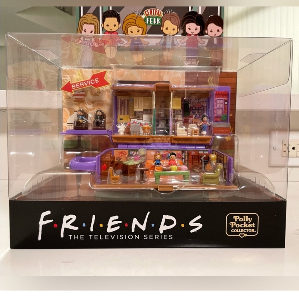 🆕 Polly Pocket Collector Compact: Friends (The Television Series) - IN HAND! ✅